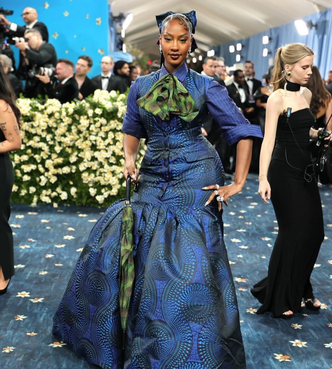 Tems Shuts Down the Met Gala in Breathtaking Ankara-Themed Ensemble: A Moment of Afrocentric Glory on Fashion’s Biggest Night