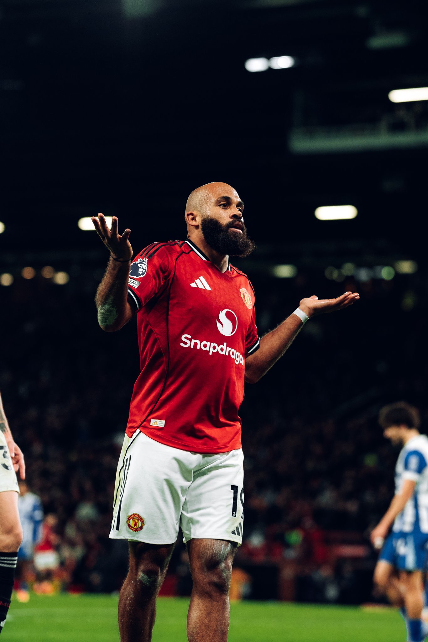 Manchester United cruise past Brighton 4–2 as Cunha and Mbeumo shine in Old Trafford thriller