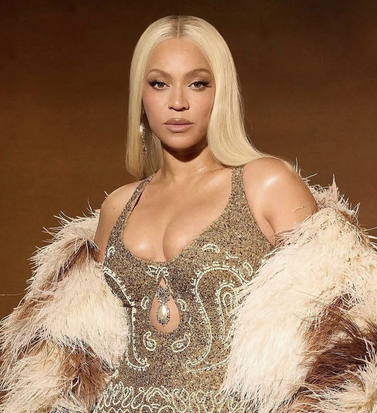 busterblog - Beyoncé Becomes a Billionaire, Joins Jay-Z as One of Music’s Richest Power Couples