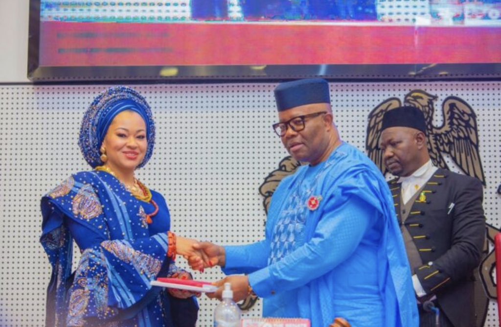 busterblog - Senator Natasha Akpoti-Uduaghan’s Surprise Olive Branch to Akpabio Signals New Political Harmony