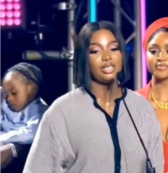 busterblog - Emotional Moment at the 2025 Headies: Wunmi Passes Mohbad's Award to Son Liam in Heartfelt Tribute