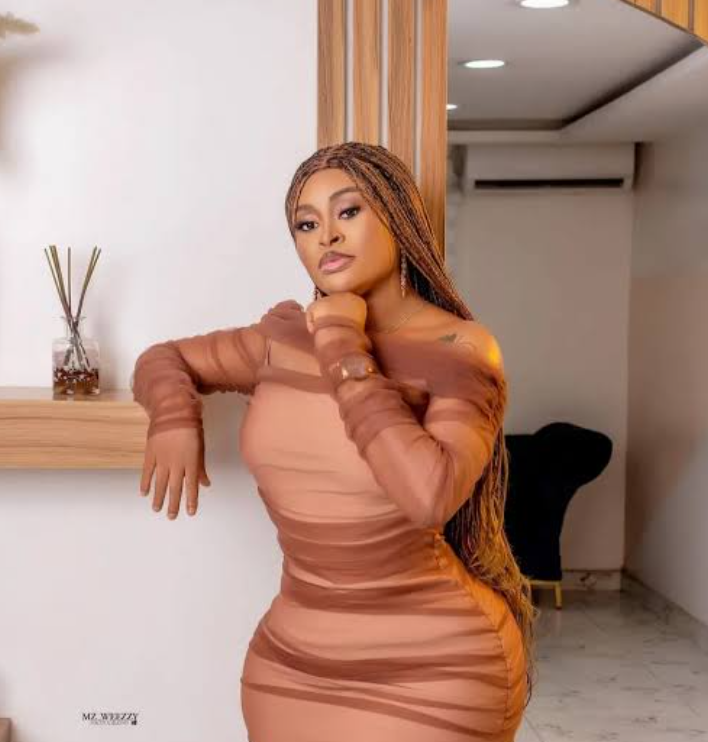 busterblog - “Them Don Born UNIVERSE, Abeg Where The Rest of Us Wan Dey?” – Actress Sarah Martins Throws Shade at You-Know-Who