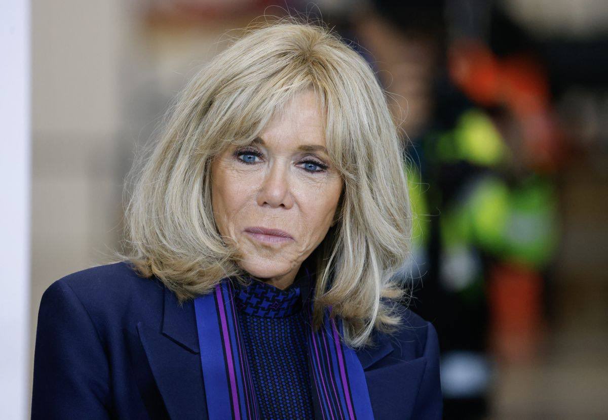 busterblog - Paris court begins trial of 10 accused of cyberbullying France’s First Lady Brigitte Macron with false gender claims