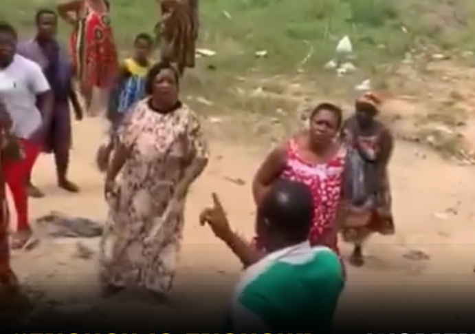 “Enough Is Enough”: Outrage in Douala as Women Confront Alleged Abusive Husband Known as ‘Father Lion’
