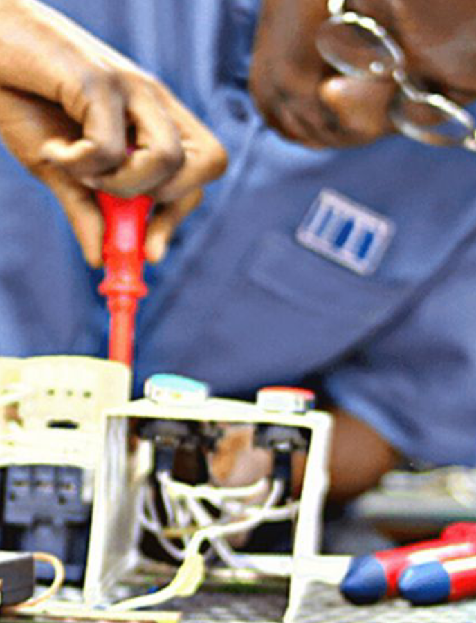 “Education Affected His Brain?”: Lady’s Viral Tale of Overzealous Engineer Neighbor Sparks Online Debate