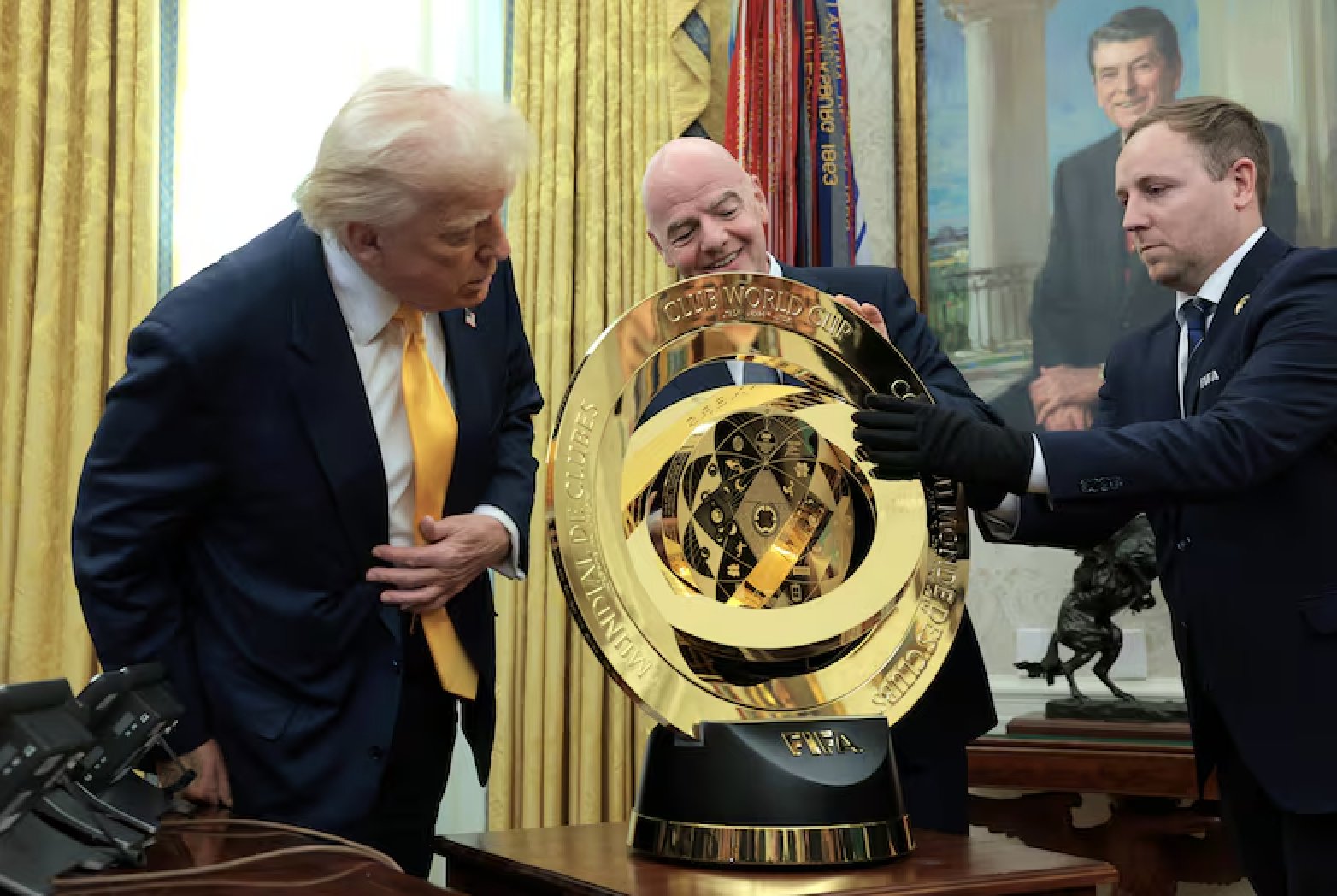 BREAKING: Trump Keeps Original Club World Cup Trophy in Oval Office — Chelsea Given a Replica