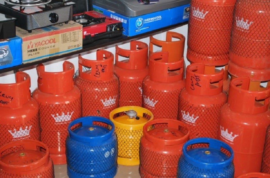 busterblog - Dangote Refinery Slashes Cooking Gas Price to ₦760 per Kg, But Nigerians See Little Relief