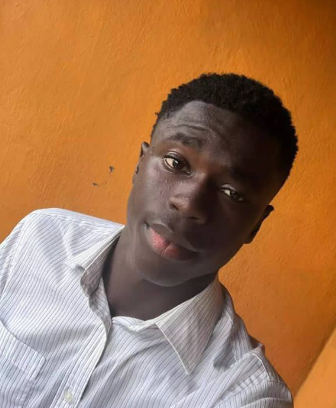 “I’d Rather Roast Marshmallows on My Burning Body Than Date You” — Lady Brutally Rejects Young Man’s Sweet Proposal in Viral Chat