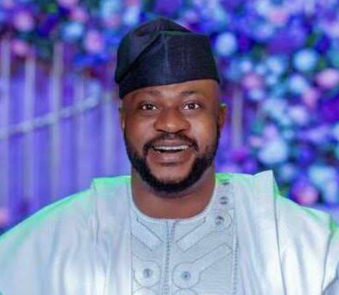 Odunlade Adekola Sparks Online Buzz After Playful Twitter Exchange with Fan