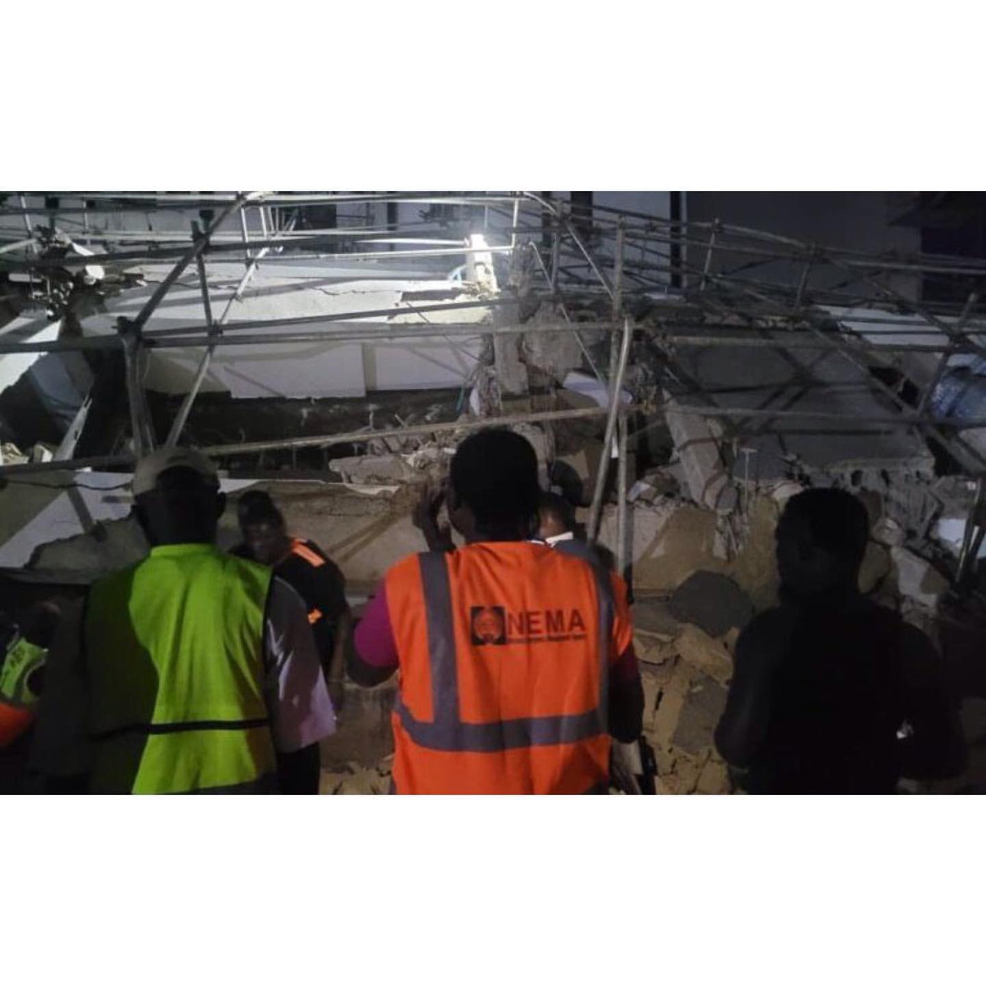 busterblog - Terror in Yaba as Three-Storey Building Collapses, Rescue Efforts Continue Amid Uncertainty