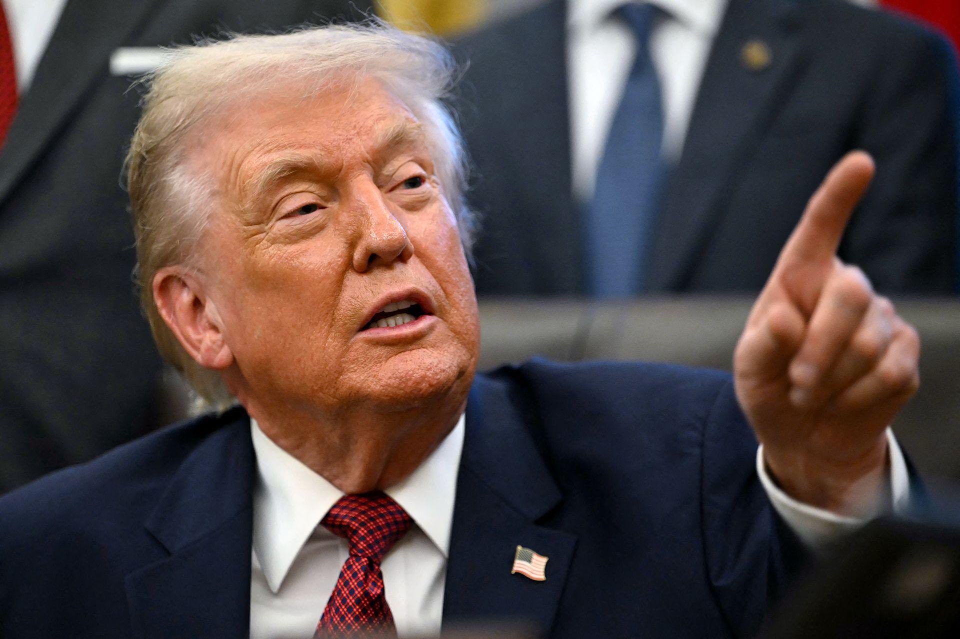 United States to Demand Five Years of Social Media History From All Visitors — Including Britons