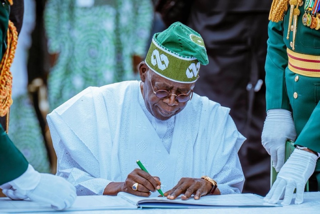 busterblog - Tinubu Signs Bold Executive Order to Slash Oil Project Costs and Attract Massive Investments