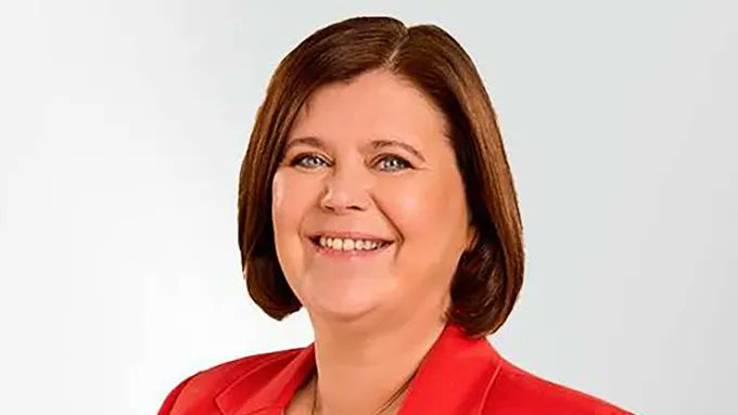 Icelandic Minister Resigns Over Past Relationship With Teenager