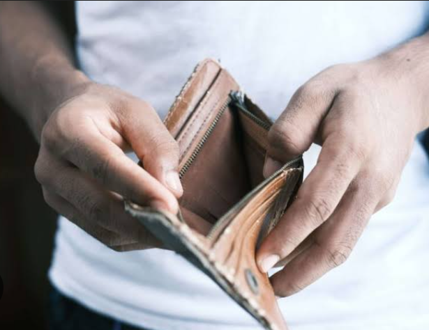 ₦1.85 Million Betrayal: How a Friend’s Gambling Addiction Led to Arrest and a Race to Save a Young Girl’s Life