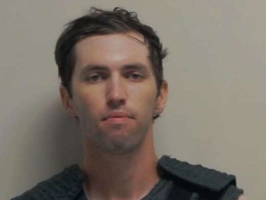 The Chilling Fall of Tyler Robinson: The Shooter Behind Charlie Kirk’s Mugshot Scandal Unmasked