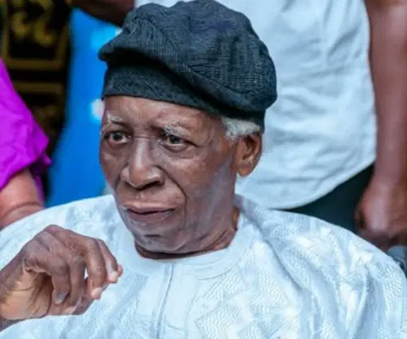 Breaking News: Former Oyo State Governor Victor Omololu Olunloyo Passes Away at 89 – A Legacy Remembered
